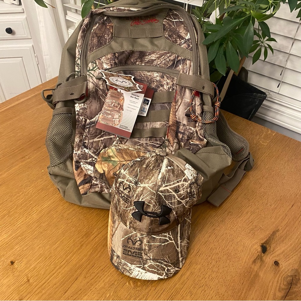 Real tree Bundle Field Line tree line day pack/Under Armor hat NWT Camouflage